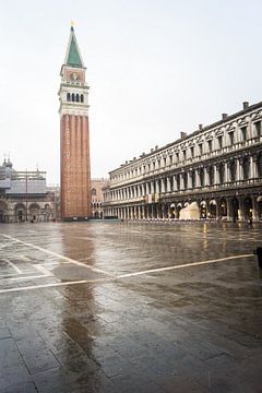 Piazza San Marco, Venetië van Michel van Kooten