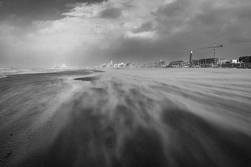 black and white photo of Scheveningen during storm Eunice (19-02-2022) by Jolanda Aalbers