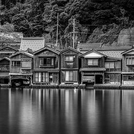 Ine no Funaya - zeitlose Stille auf dem Japanischen Meer von Teun Ruijters