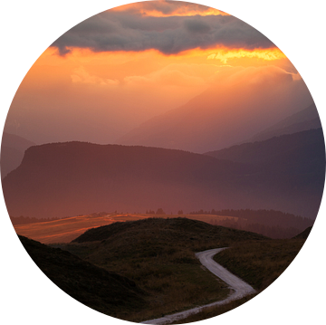 Berglandschap bij Zonsondergang van Frank Peters