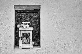 Lampe dans une alcôve.