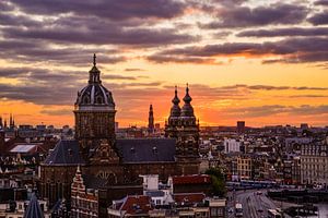 Zonsondergang boven Amsterdam
