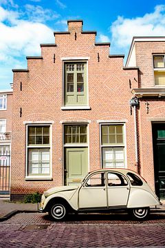 Citroën 2CV voor trapgevel Leiden