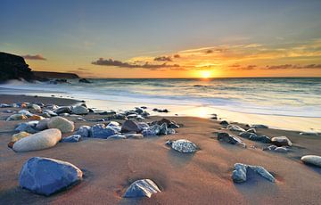 Zonsondergang strand Fuerteventura Spanje van John Leeninga