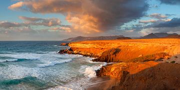 Coucher de soleil dramatique sur la mer sur Markus Lange