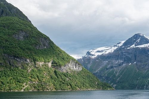 Uitzicht in het Geirangerfjord, Noorwegen