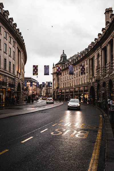 London by Hello Pompoyo