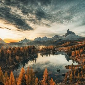 Lever de soleil sur le lac Federa sur Steffen Peters