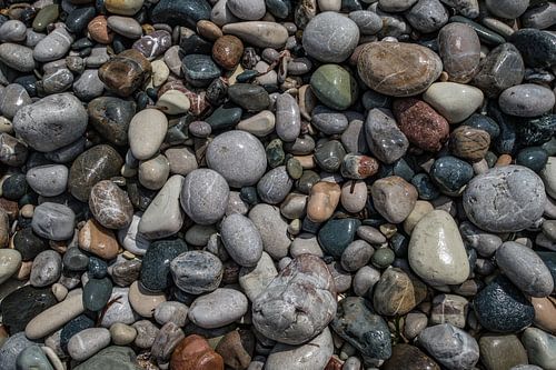 Kiezelstenen op het strand van Cyprus