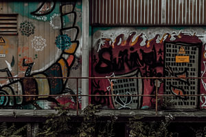 Graffiti und Verfall – ehemaliger Kaufhalle im Erfurter Rieth