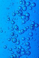 Water met luchtbellen