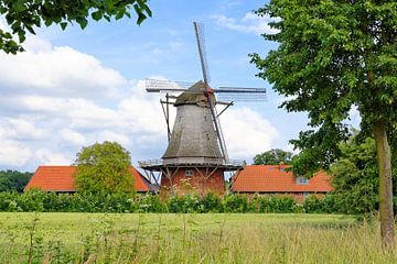 Wind Mill in Northern Germany van Gisela Scheffbuch