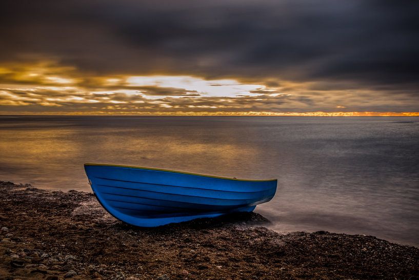 The blue boat by Marcus Lanz