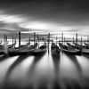 Gondeln von Venedig im schwarz weiss. von Manfred Voss, Schwarz-weiss Fotografie