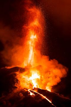Erupting volcano, cumbre vieja, la Palma at night in December