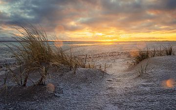 Zonsondergang aan de Noordzee van Nils Steiner