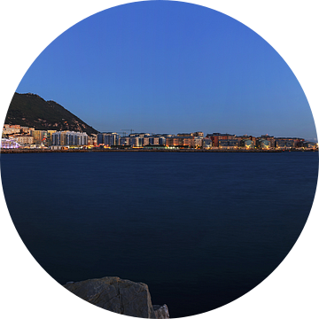 Gibraltar Panorama op het blauwe uur