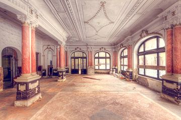 Hôtel abandonné en République tchèque. sur Roman Robroek - Photos de bâtiments abandonnés