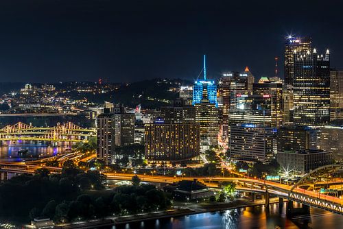 Faszinierende Pittsburgh Skyline bei Nacht von Melanie Viola