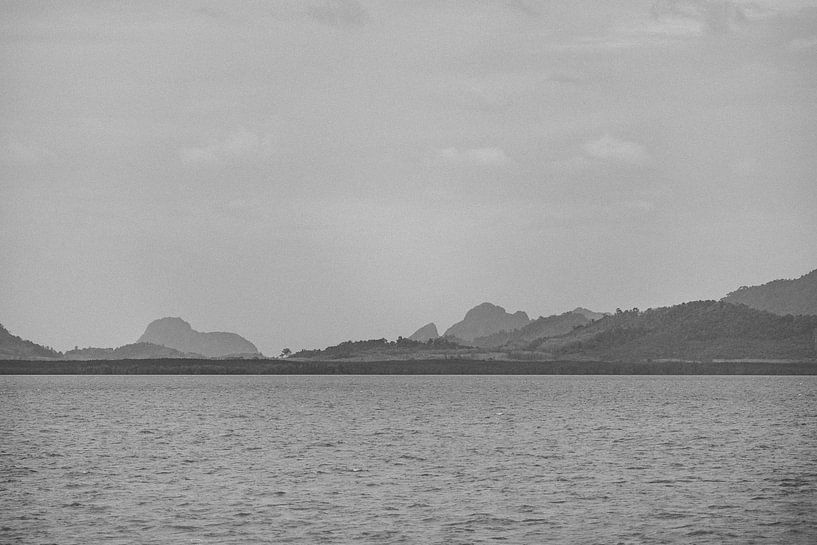 Koh Lanta: A Paradise of Tranquillity and Natural Beauty by Ken Tempelers