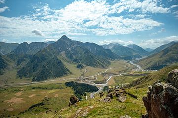 Katzbegi en Trusovallei in Georgië van Leo Schindzielorz