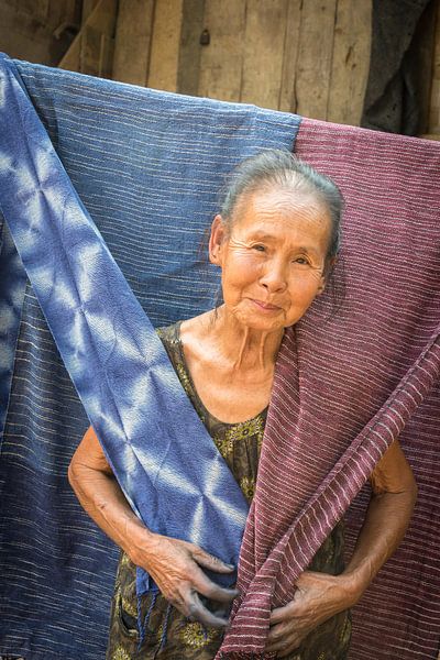 Alter Weber in Laos von Rietje Bulthuis