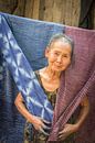 Alter Weber in Laos von Rietje Bulthuis Miniaturansicht