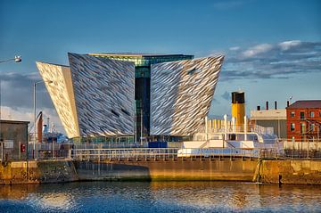 Titanic Belfast & SS Nomadic van MattScape Photography