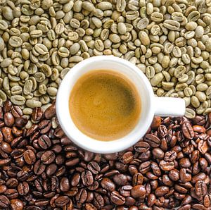 Espresso und Kaffeebohnen