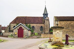 Petite place de village dans la douce France