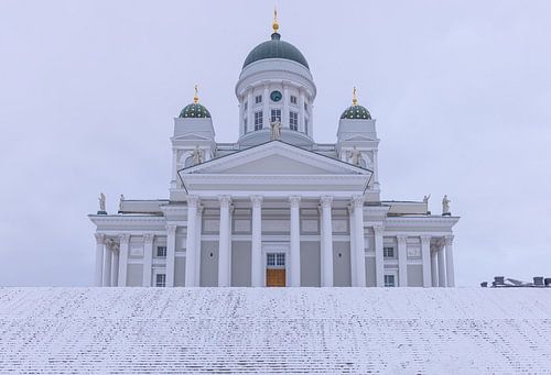 Winter an der Domkirche in Helsinki, Finnland