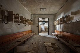 Lequel allez-vous prendre ? sur Anya Lobers