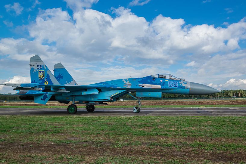 Sukhoi SU-27 Flanker by Luchtvaart / Aviation