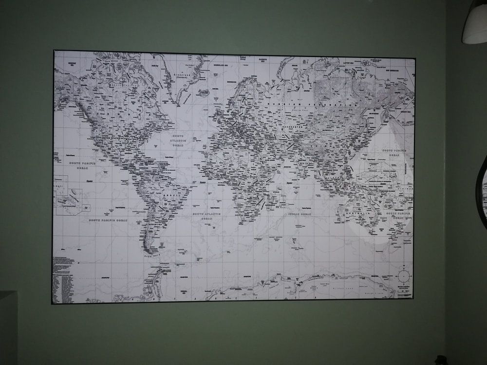 Stimmungsvolle Weltkarte VECTOR (aktualisiert 2025)  von MAPOM by Geoatlas 