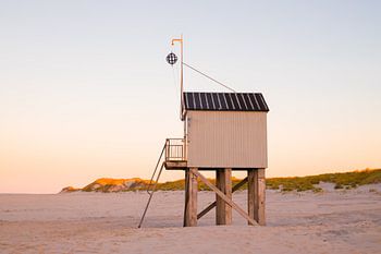 Het Drenkelingenhuisje op Terschelling – Gouden Uur aan Zee