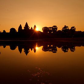 Lever de soleil à Angkor Wat, Cambodge sur Marco Heemskerk