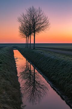 Zonsopgang in het noorden van Groningen, Nederland