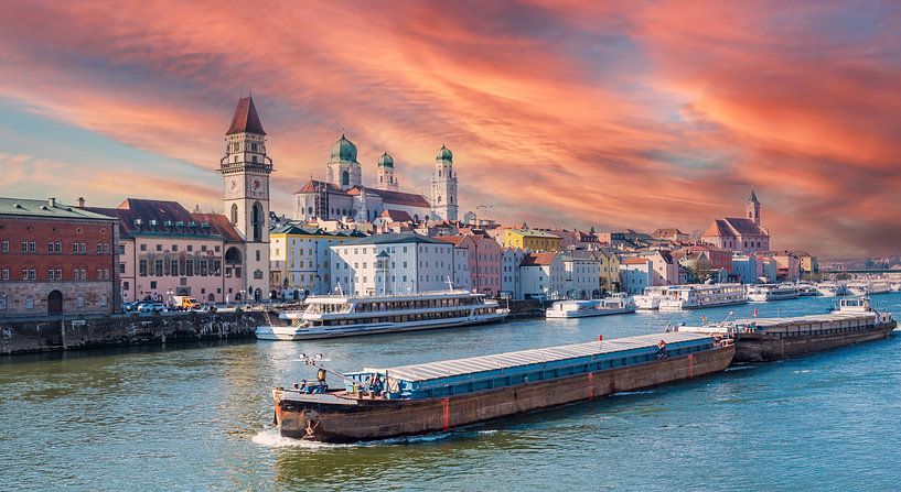 Skyline Passau in Deutschland Bayern von Animaflora PicsStock