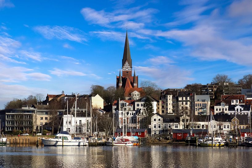 Vue du port historique de Flensburg avec quelques bateaux par MPfoto71