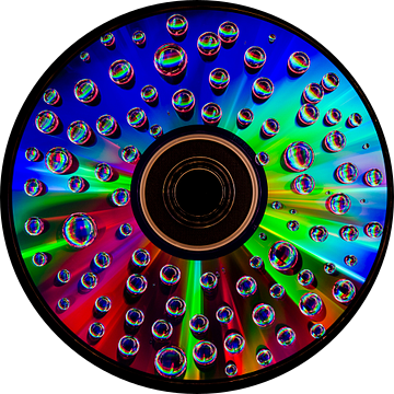 CD met waterdruppels - colorfull van Photography by Karim