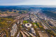 Neckarpark met de Mercedes-Benz Arena in Stuttgart van Werner Dieterich thumbnail