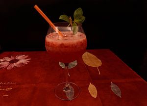 Passionsfruchtsaft-Gin-Cocktail.