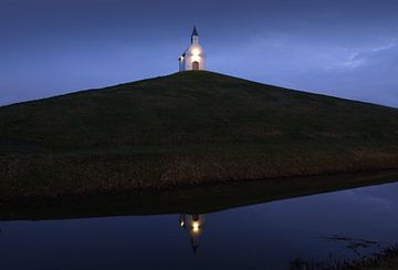 Kapel op  terp