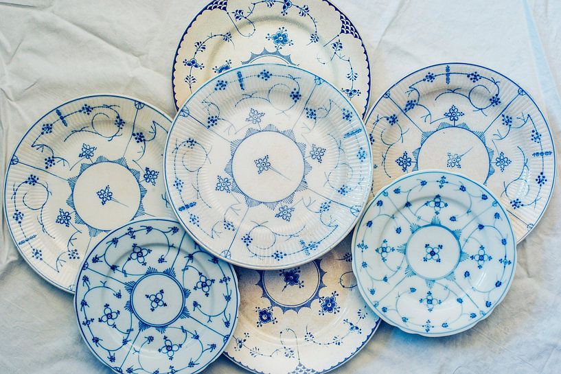 French old weathered signs of white and blue mix by Blond Beeld