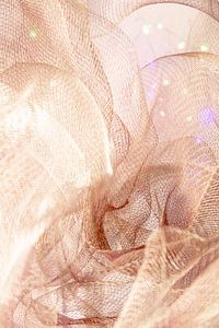 Warmer Minimalismus: Textiles Mesh in sanftem Licht