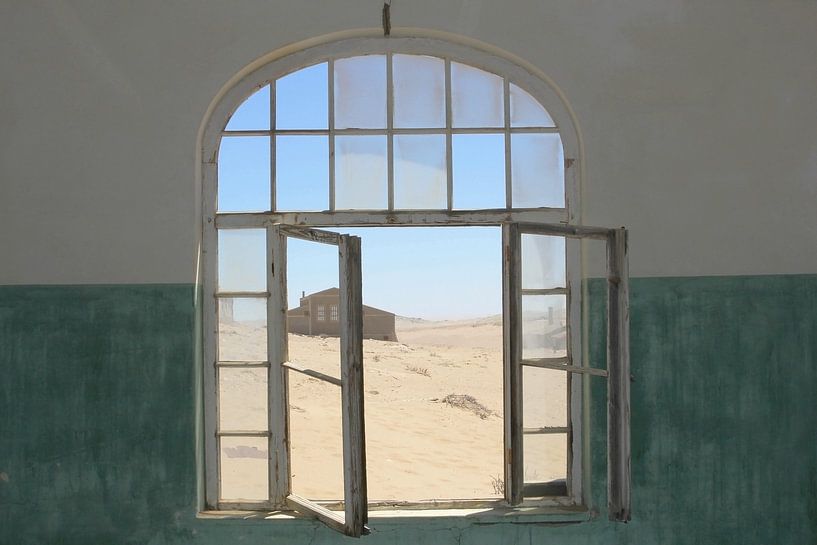 Fenêtre Kolmanskop par Inge Hogenbijl