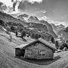 Almhütte in Lauterbrunnen in schwarz-weiß von Manfred Voss, Schwarz-weiss Fotografie