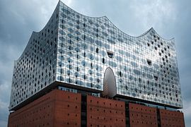 Une vague de verre à Hambourg sur Marco Kappers