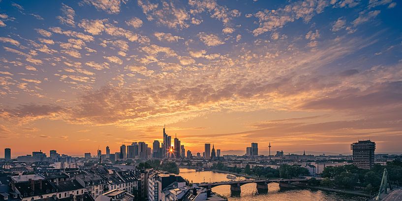 Sonnenuntergang in Frankfurt am Main von Henk Meijer Photography