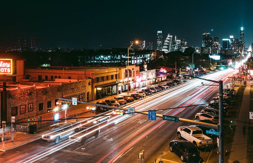 Austin by Hello Pompoyo